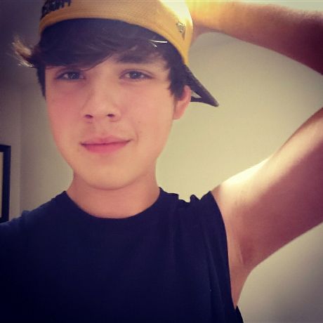How old does he look?