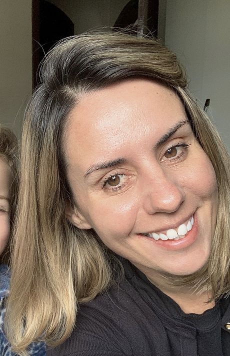 How old does she look?