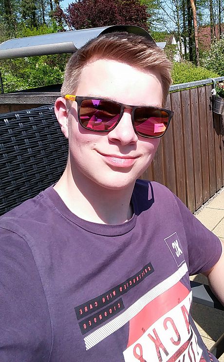 How old does he look?